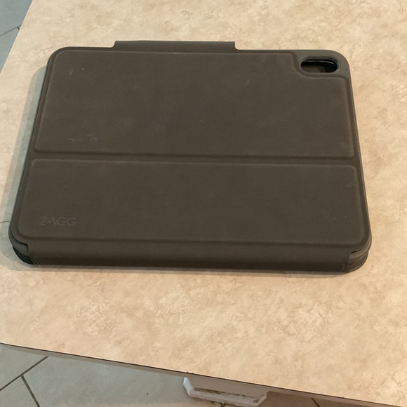 iPad 10.9 inch.10th generation keyboard case - Picture 3 of 3